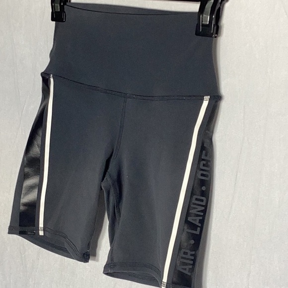 Alo short - Picture 3 of 9